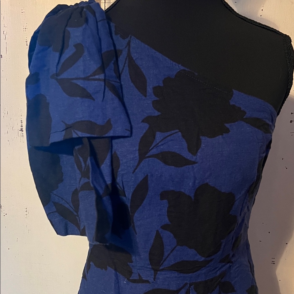 Kate Spade One-Shoulder jumpsuit in Navy and Black Floral - Picture 4 of 11